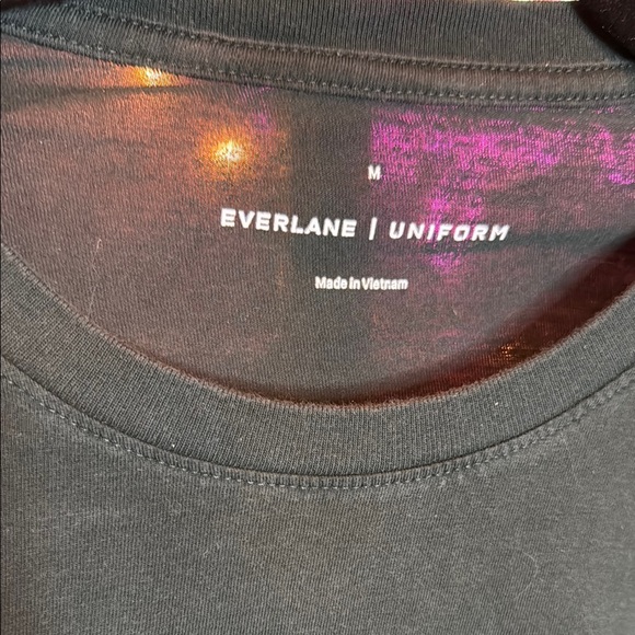 Everlane Black and Green Short Sleeve Tee Essential - Picture 2 of 3